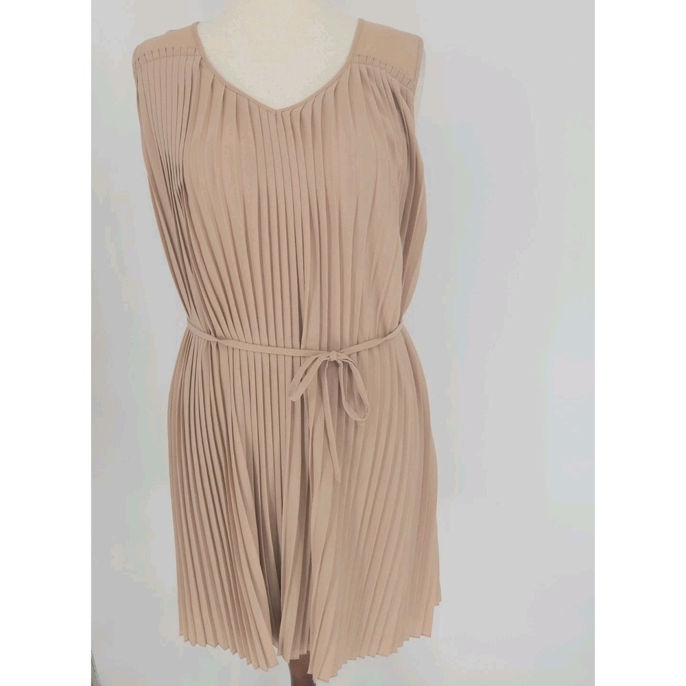 Neiman Marcus Blush Beige Pleated Sleeveless Tunic Dress M Tie Back Neutral Luxe